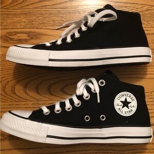 Brand New Women’s Size 6.5 Black Converse Madison Mid Shoes never worn.